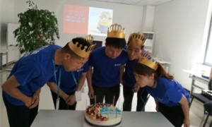 濃情家文化，恩情暖人心——中岳店舉辦第三季度員工生日會(huì)